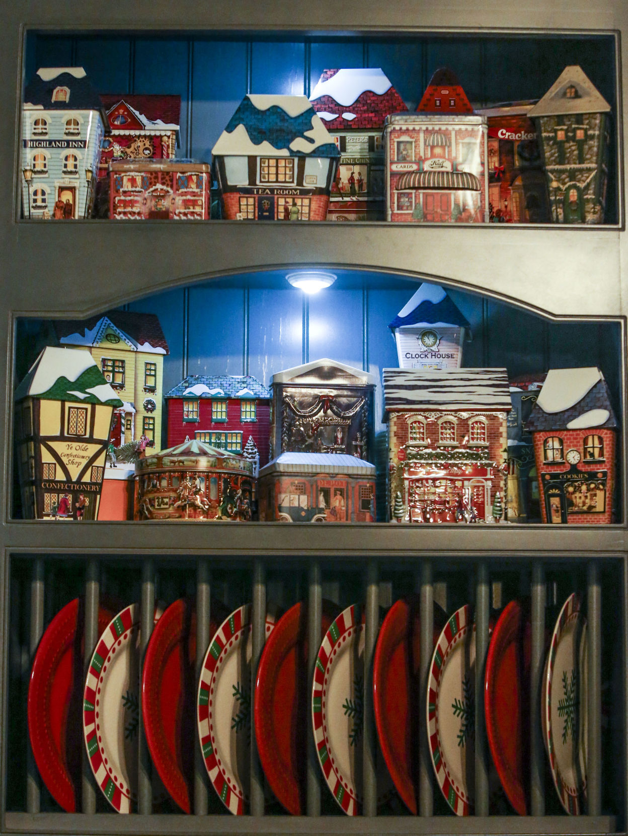 112420-qc-nws-decorations-15.JPG